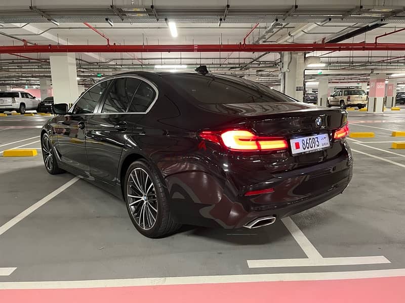 BMW 5-Series 2021 4