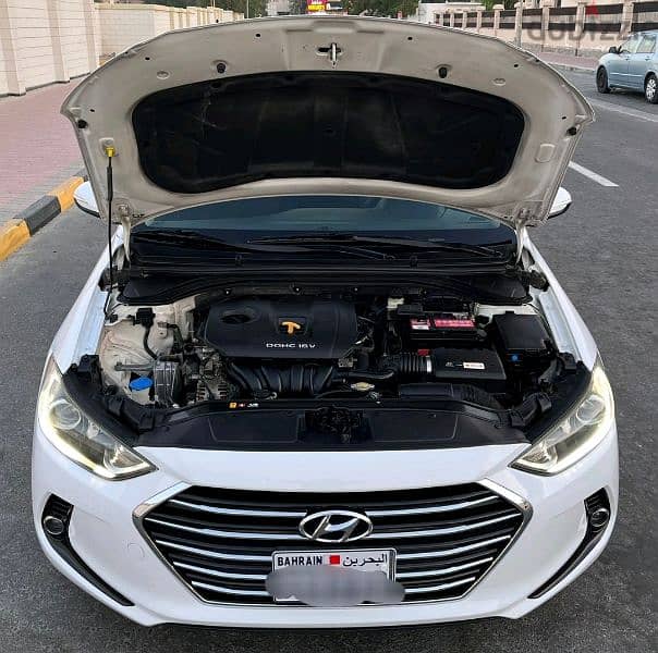 Hyundai Elantra model 2018 Bahrain Agency 4