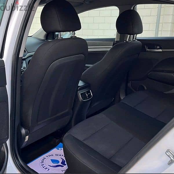 Hyundai Elantra model 2018 Bahrain Agency 6