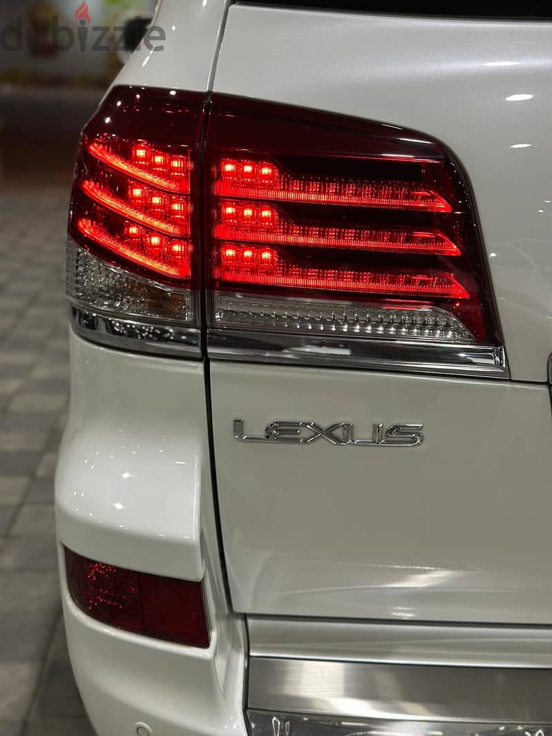 Lexus LX-Series 2014 570 S 13