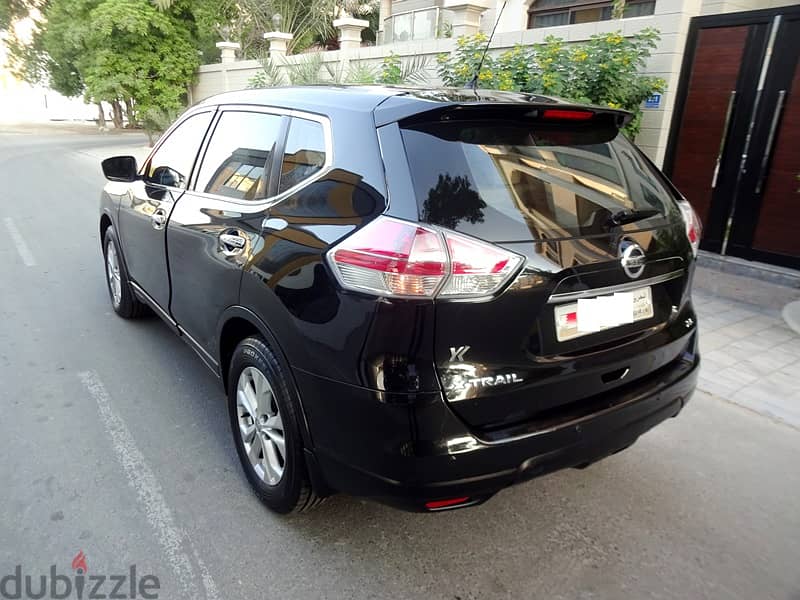 Nissan X Trail 2.5 L 2015 Black 7 Seat Well Maintained Urgent Sale 5