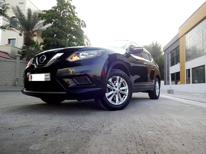 Nissan X Trail 2.5 L 2015 Black 7 Seat Well Maintained Urgent Sale 12