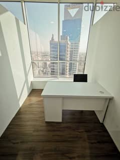 [²1]Monthly rent for a commercial office with a work team that helps y 0