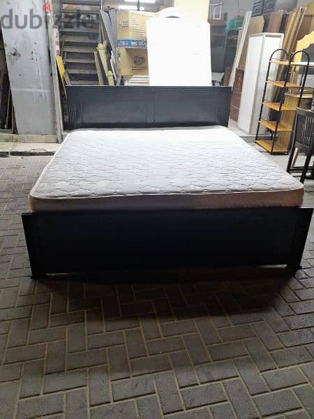 beds avilable any size 6