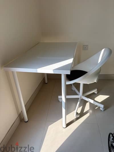 desk+chair