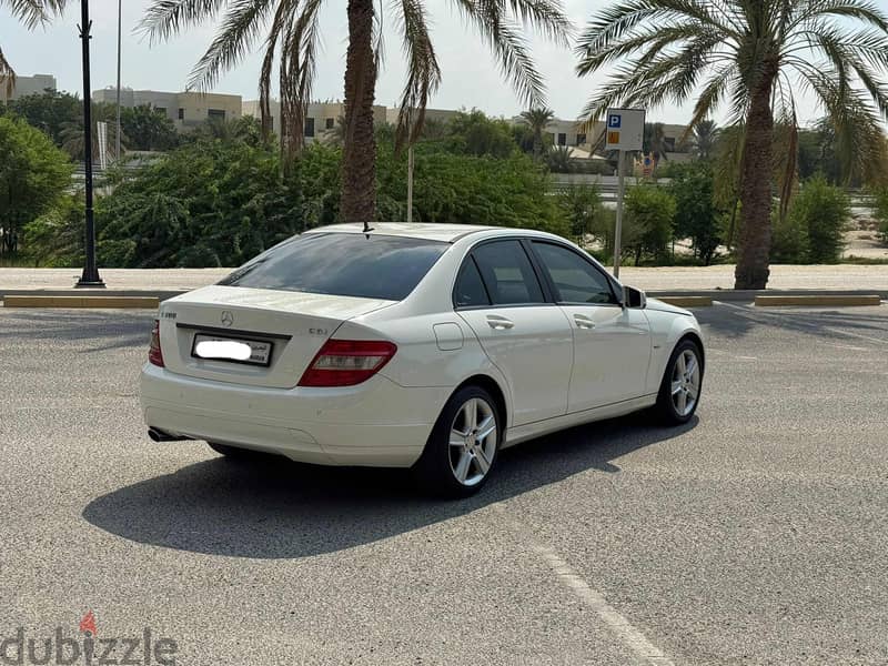 Mercedes-Benz C200 2011 white 6