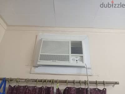 2 ton 2 wnido Ac good condition good working