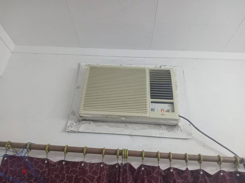 2 ton 2 wnido Ac good condition good working 1