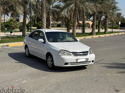 Chevrolet Optra 2011 white