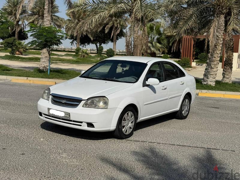 Chevrolet Optra 2011 white 1