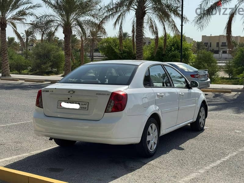 Chevrolet Optra 2011 white 6