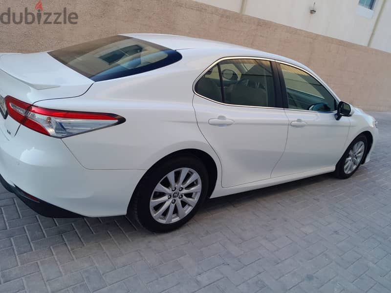 Toyota Camry 2019 LE 2