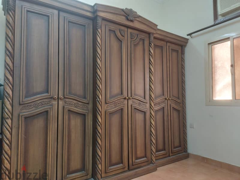 6 Doors warddrobe / coupboard with - Very Urgent SALE . . . !!! 0