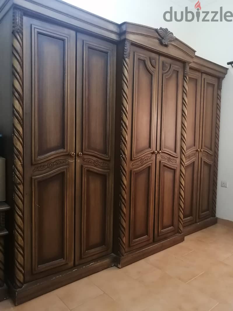 6 Doors warddrobe / coupboard with - Very Urgent SALE . . . !!! 7