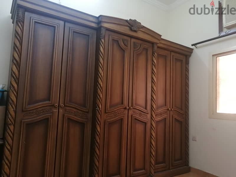 6 Doors warddrobe / coupboard with - Very Urgent SALE . . . !!! 8