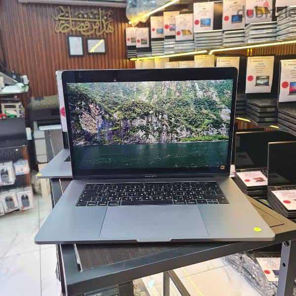 Apple Macbook Pro 2018 Core i7 0