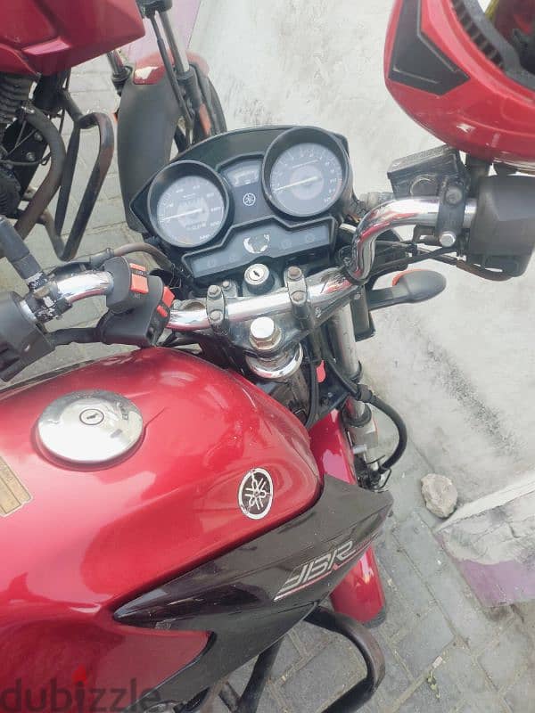 Yamaha motorcycle model 2018 very good condition 3