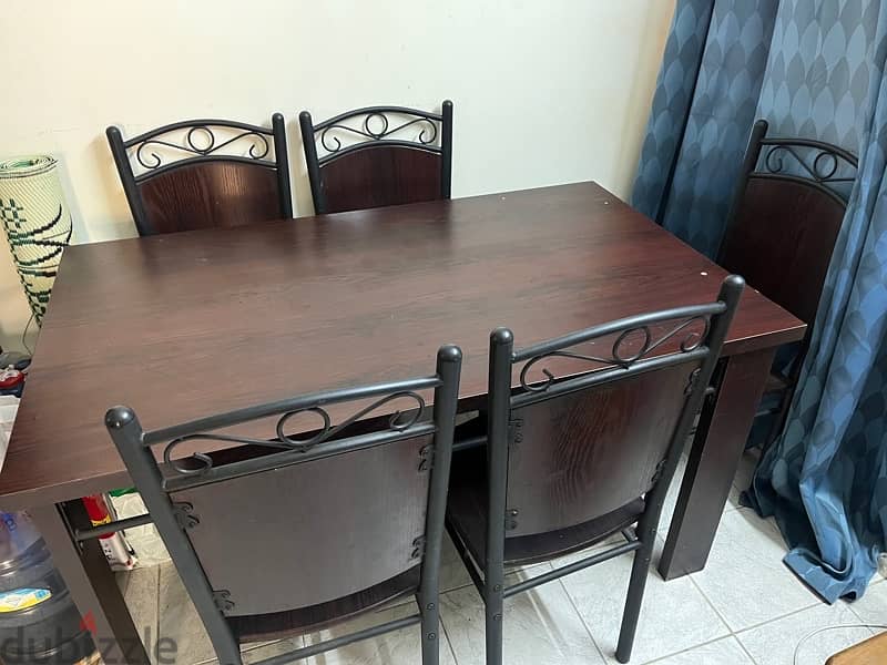 5 Seater dining table 1