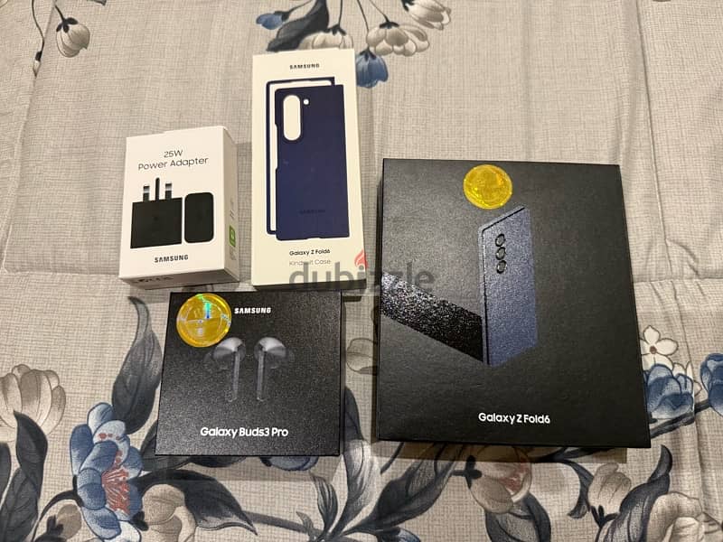 Samsung Fold 6 256 GB and Samsung Buds 3 Pro 3