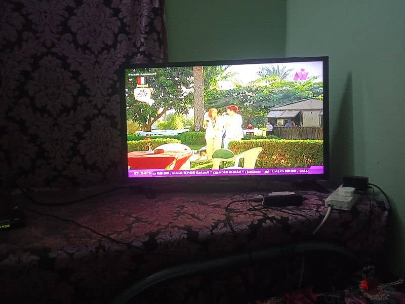 SAMSUNG  32 INCH LED TV 3