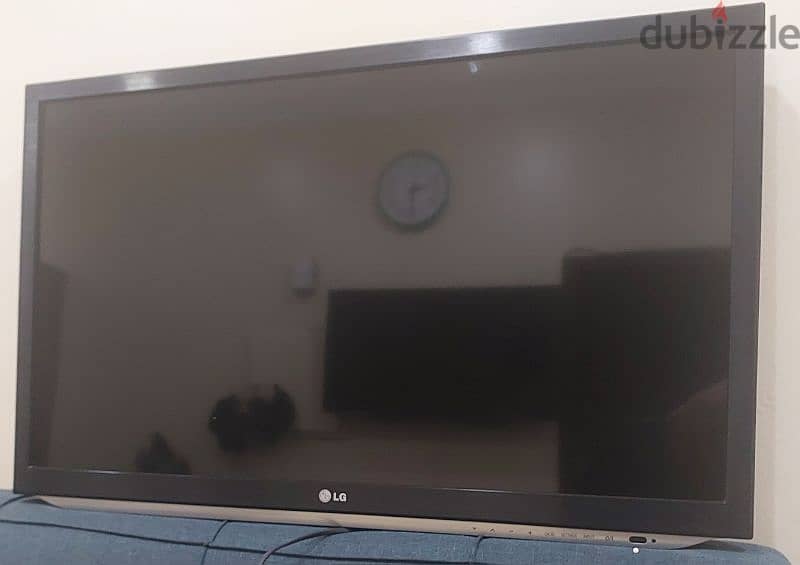 LG lcd 32in 3D with Glasses 0