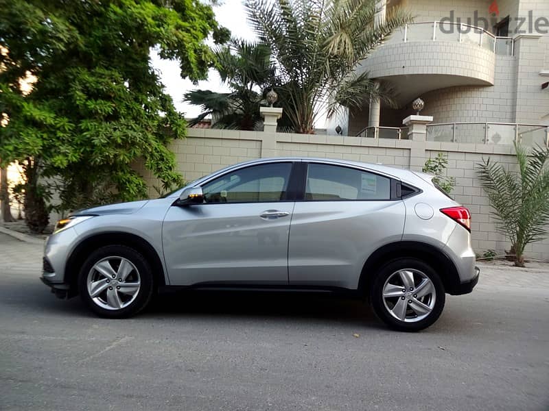 Honda HR-V 1.8 L 2019 Silver Agent Maintained Zero Accident Single Use 2