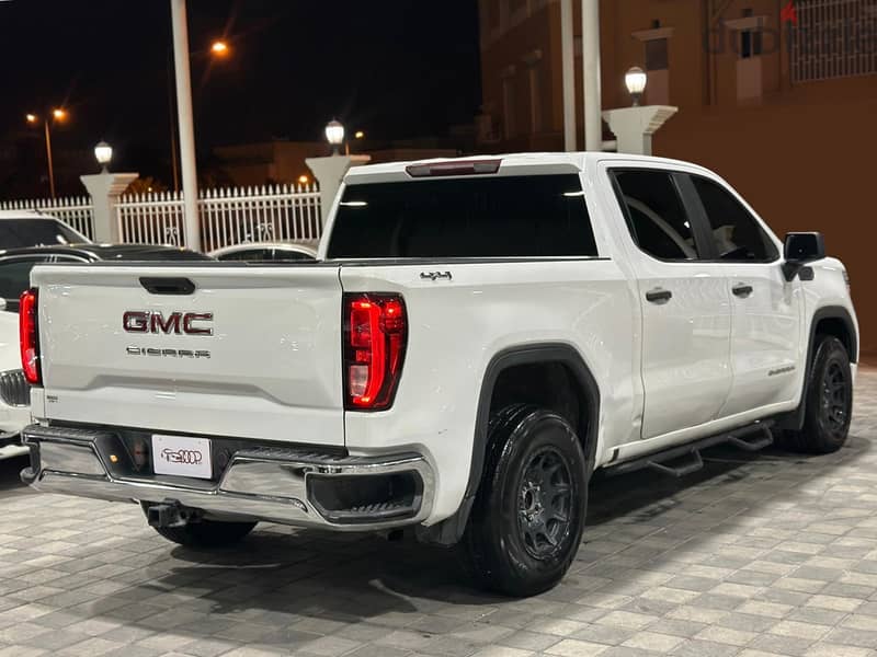 GMC Sierra 2019 4X4 5.3 L 9