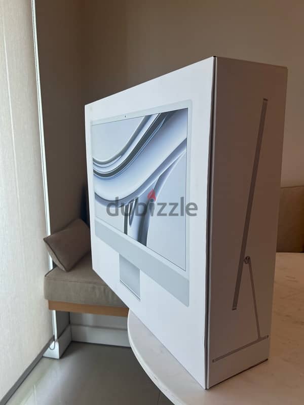 Imac 24inch with Retina 4.5k display: Apple M3 chip 1