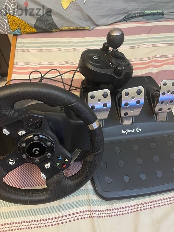 Logitech G920 Driving Force Racing Wheel With logitech G shifter 0