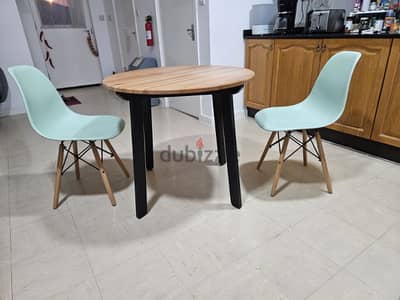 Table and chair in good condition