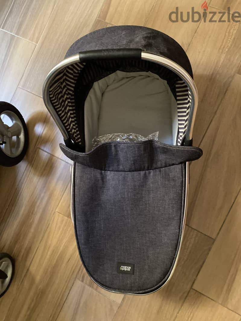 Mamas and Papas stroller with bassinet - barely used 4