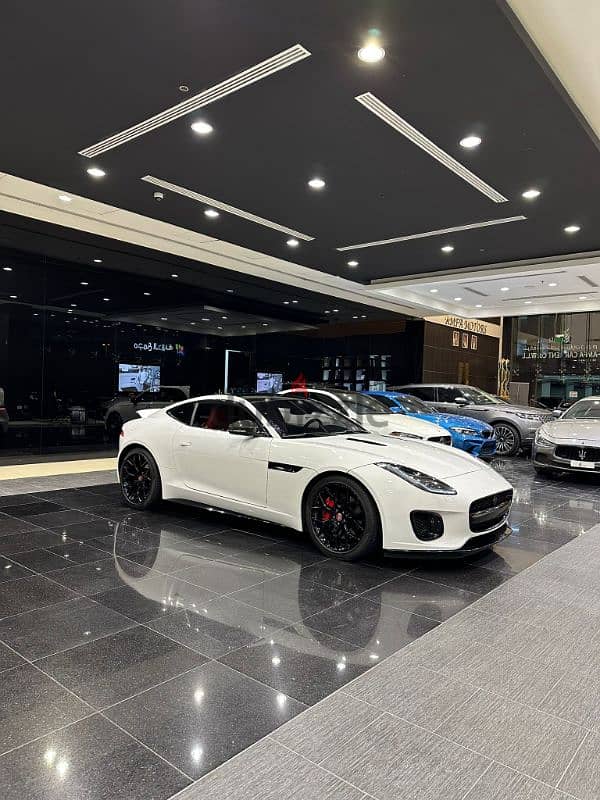 Jaguar F-TYPE Coupe Model  2020 2