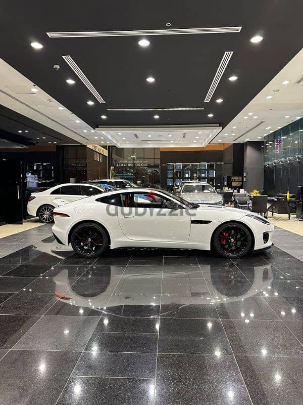 Jaguar F-TYPE Coupe Model  2020 3