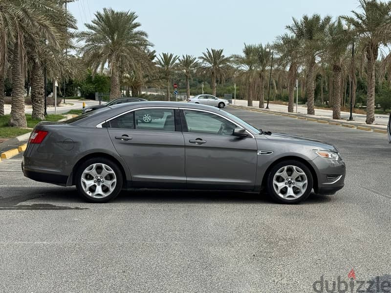 Ford Taurus 2011 grey 2