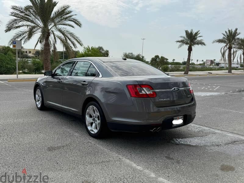 Ford Taurus 2011 grey 5