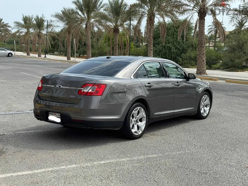 Ford Taurus 2011 grey 6