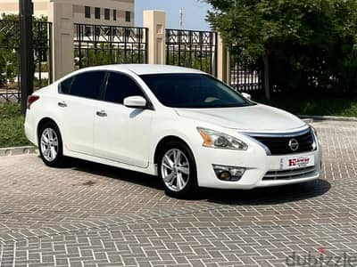 2013 model Nissan Altima for sale