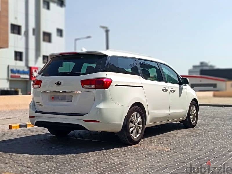 Kia Carnival 2016 V6 3.3L Single Owner 8 Seater SUV Type Car For Sale 5