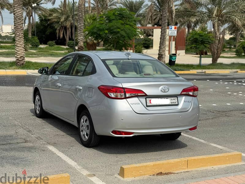 Toyota Yaris 2021 silver 5