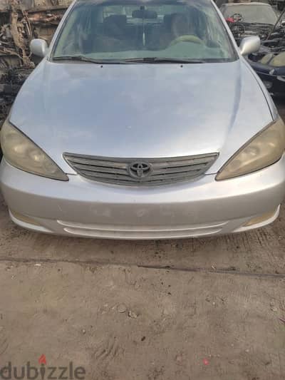 لبيع قطع غيار السيارات Toyota  camry  2004