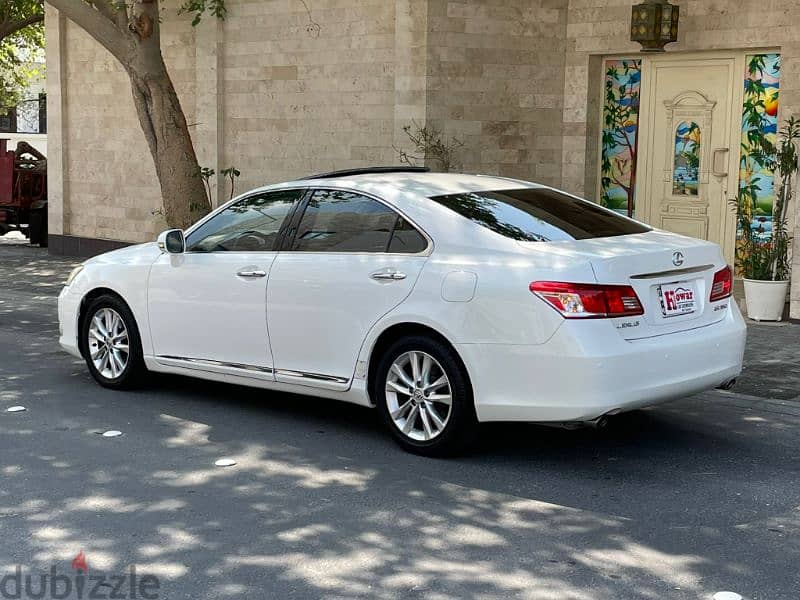 2010 model Lexus ES 350 4