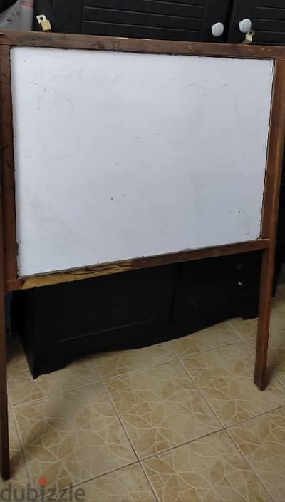 white board 800 fils