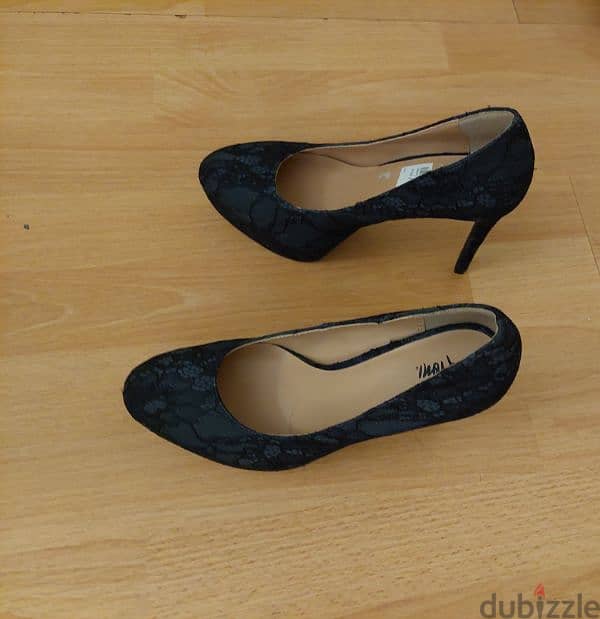 Black lace brand new platform heels shoes size 37 1