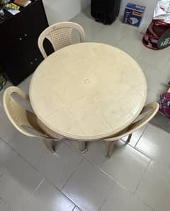 Plastic Dining Table With 3 Chair 0