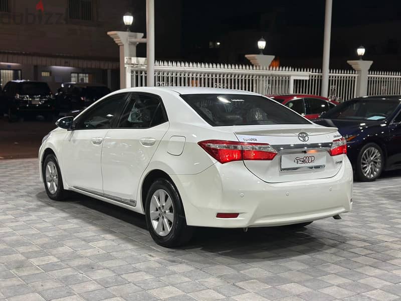 Toyota Corolla 2016 XLI 8