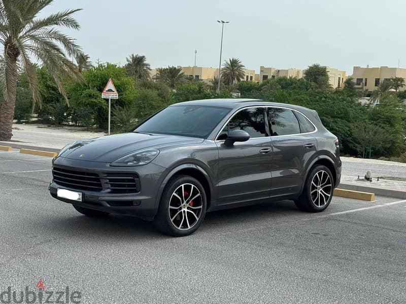 Porsche Cayenne 2019 grey 1