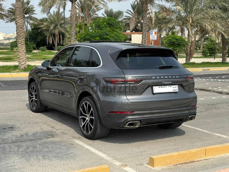 Porsche Cayenne 2019 grey 5