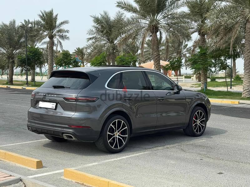 Porsche Cayenne 2019 grey 6