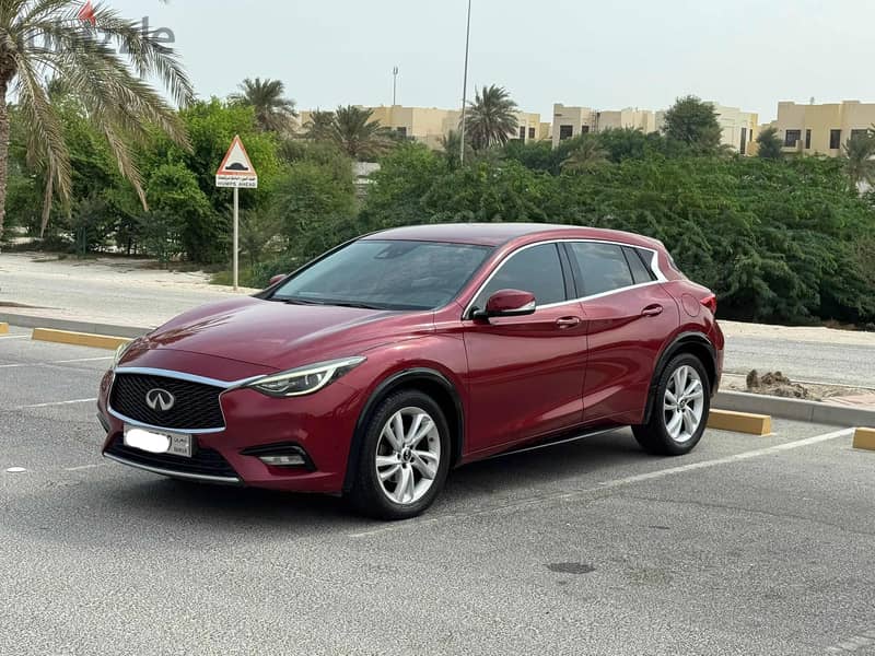 Infiniti Q30 2019 red 1