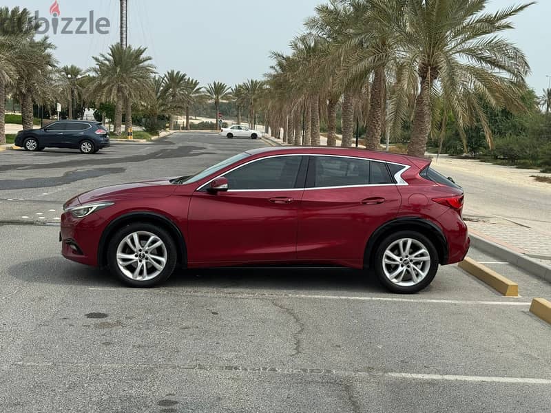 Infiniti Q30 2019 red 2